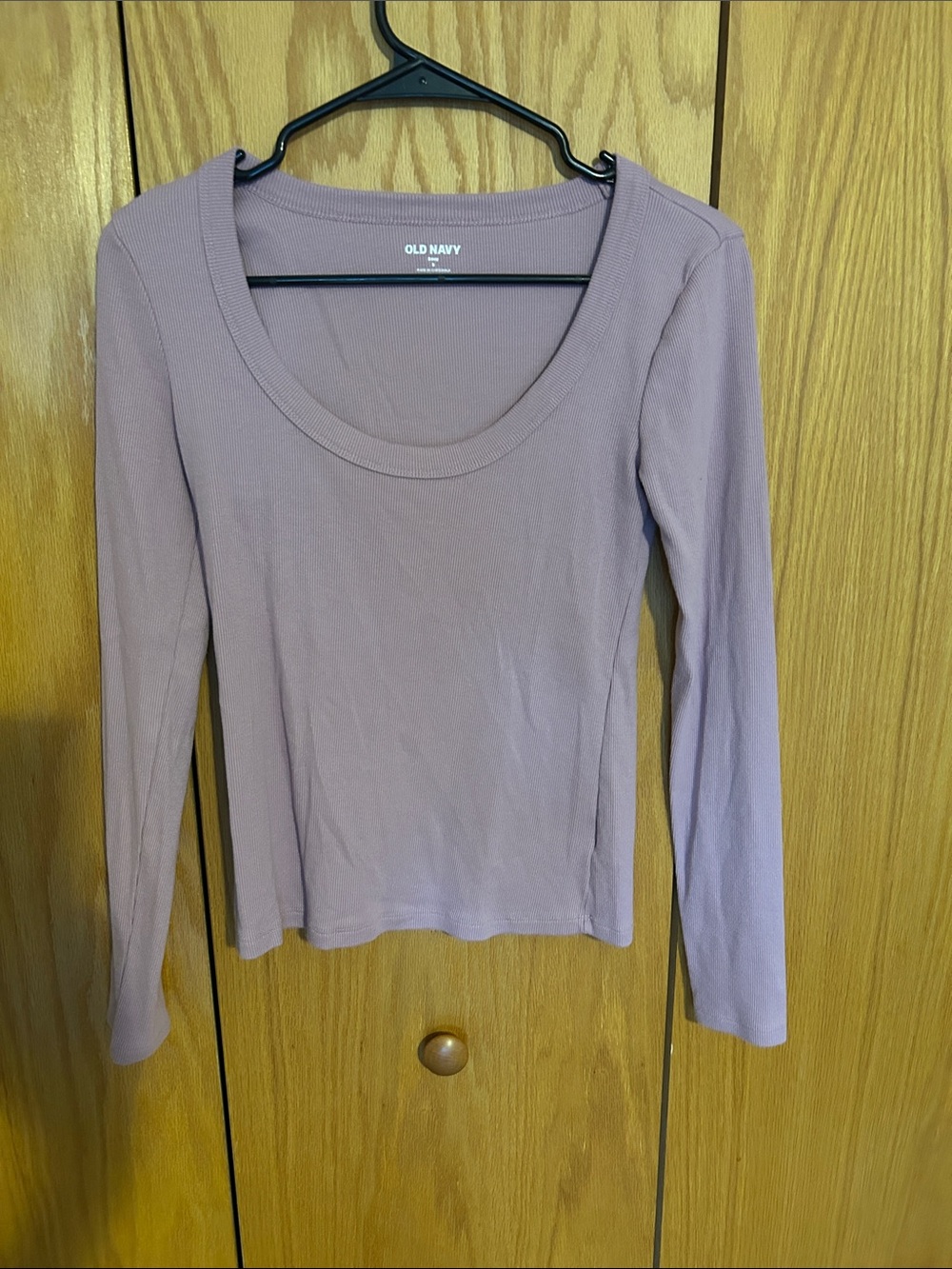 Old Navy Women’s Long Sleeve Scoop Neck Top - Dusty Lavender small